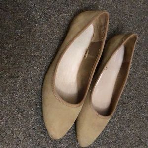 Tan flats
